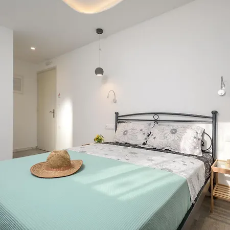 Апартаменты Depis & Naxos City