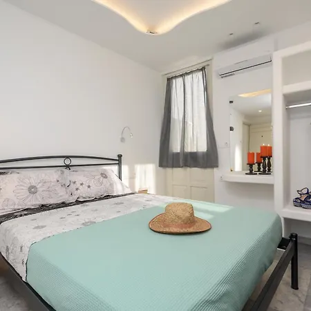 Апартаменты Depis & Naxos City